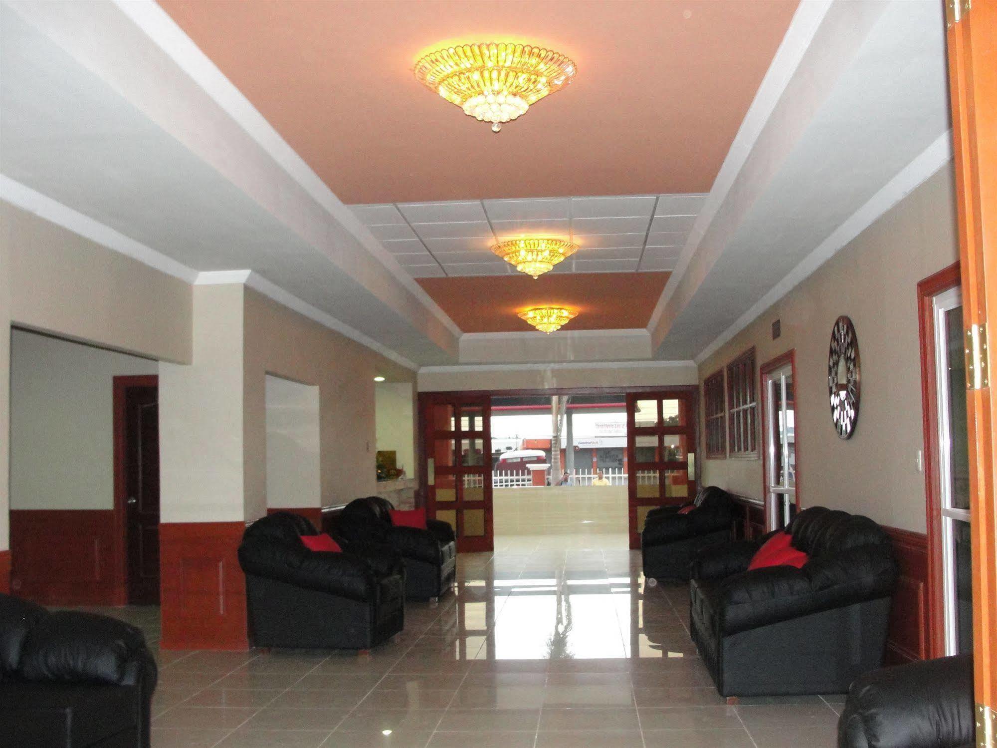 Hotel Sevilla Usulutan Ngoại thất bức ảnh